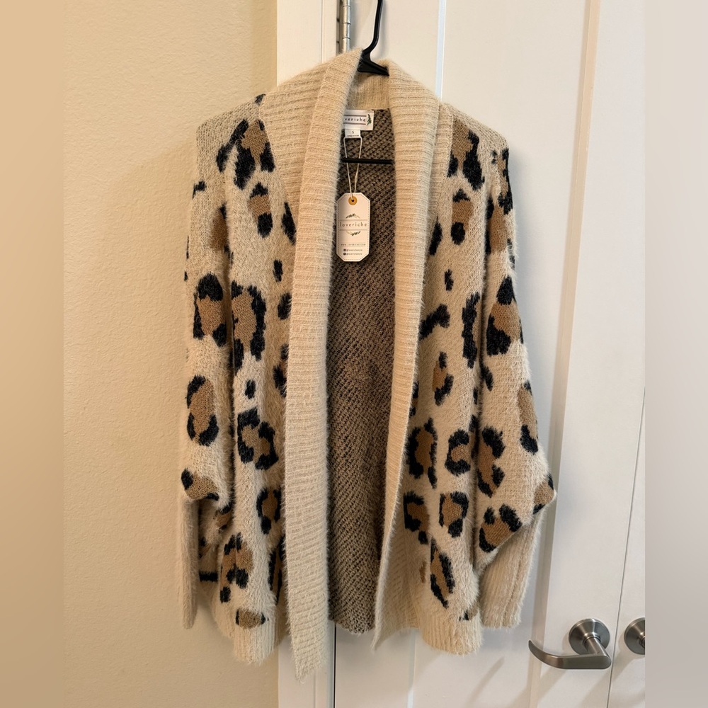 VICI Cozy Leopard Cardigan‎